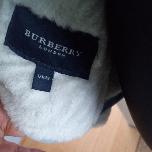 Burberry sheep skin - Picture 3 of 14